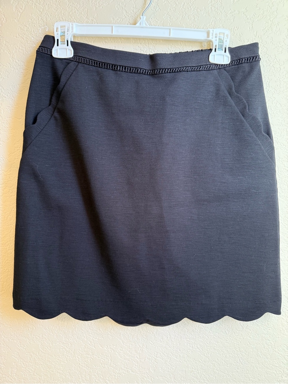NWT Skies Are Blue Scallop Hem Skirt